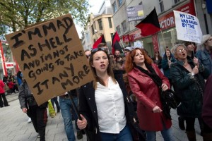 Charlotte Church lors de la manifestation anti-tories le 16 mai à Cardiff