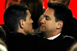 David et Ed Miliband, le plus à droite n'est pas celui que l'on croit