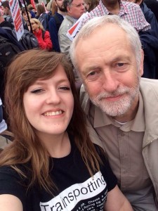 Jeremy Corbyn avait pourtant promis : "pas de selfies"... 