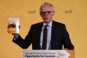 Ancien ministre du gouvernement Cameron, Norman Lamb a représenté l'aile droite dans le leadership lib-dem