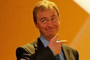 Le nouveau leader lib-dem, Tim Farron, indique la sortie à ses concurrents