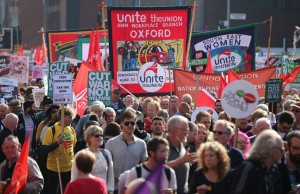 Manifestation monstre contre la politique des tories