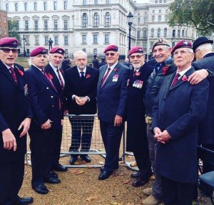 Corbyn avec les vétérans de la 2e guerre mondiale