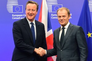 Président du Conseil européen, Donald Tusk (droite) juge les demandes de Cameron "problématiques".