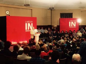 Jeremy Corbyn s'adresse à la jeunesse