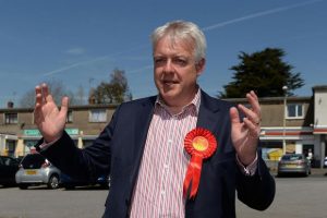 Le travailliste Carwyn Jones devrait retrouver son poste de Premier ministre