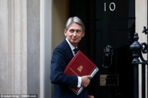 philip-hammond-valise-rouge